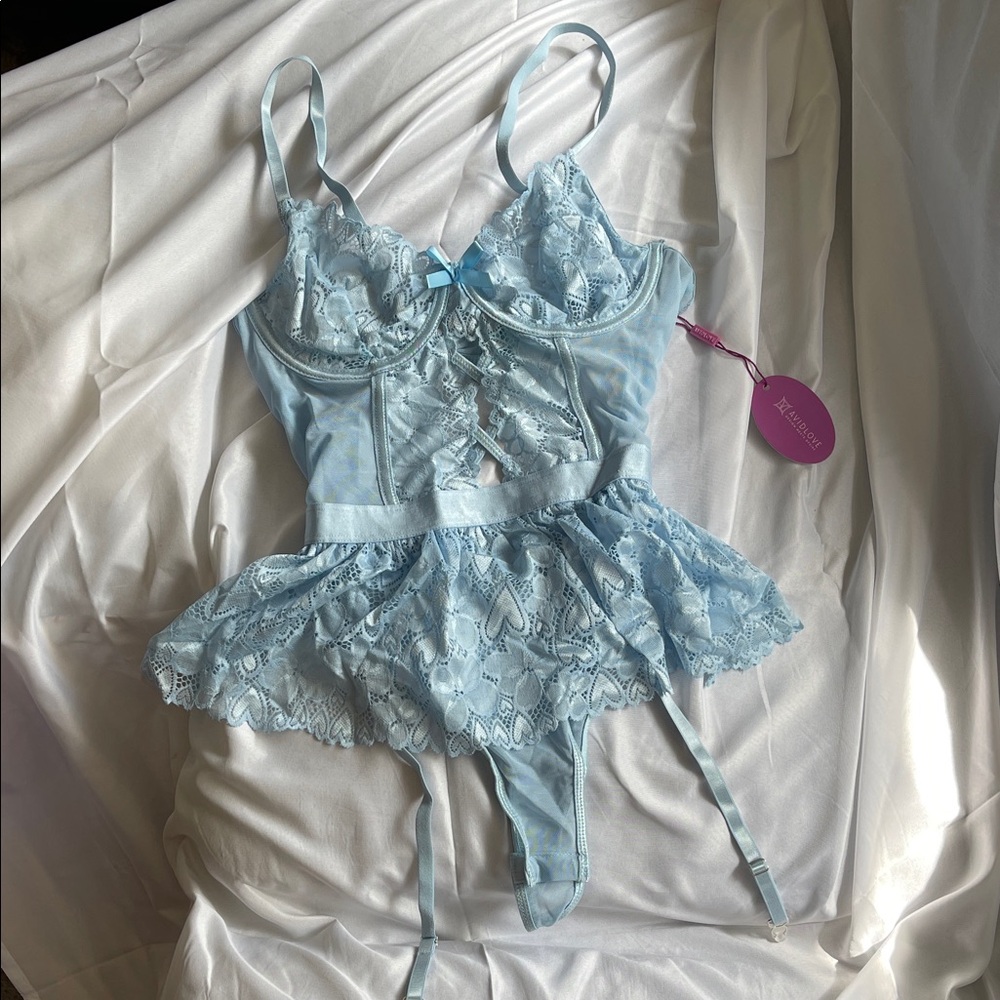 Elegant Blue Lace Lingerie Set
